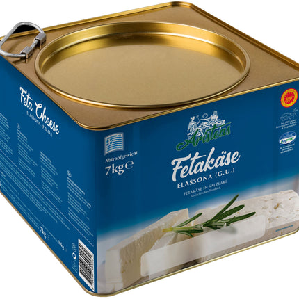 Aristeas Feta Käse, erhältlich als 7 kg oder 14 kg Block, traditioneller griechischer Käse aus Schafs- und Ziegenmilch mit würzig-salzigem Geschmack, angeboten von GEtca GmbH. Ideal für Gastronomie und Großverbraucher, perfekt für Salate, Backgerichte oder pur als Beilage.