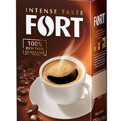 Fort Ground 100g ist ein gemahlener Röstkaffee, der aus einer Mischung von **70 % Arabica und 30 % Robusta** besteht. Diese Kombination sorgt für ein intensives Aroma und einen ausgewogenen Geschmack, der Kaffeeliebhaber begeistert. Perfekt für alle, die einen kräftigen und aromatischen Kaffee genießen möchten! Das Produkt wird von der GEtca GmbH angeboten.