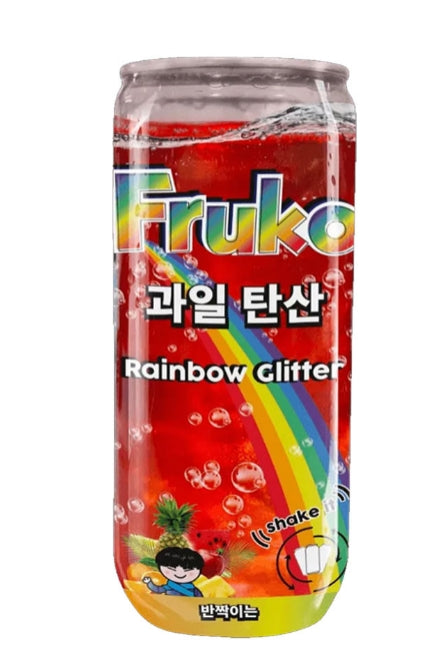 Rainbow Glitter 330 ml – eine schillernde und fruchtige Erfrischung mit einem einzigartigen, verspielten Geschmackserlebnis. Enthält spritzige Fruchtsäfte, Kohlensäure und eine angenehme Süße für ein belebendes Genusserlebnis. Erhältlich bei GEtca GmbH.