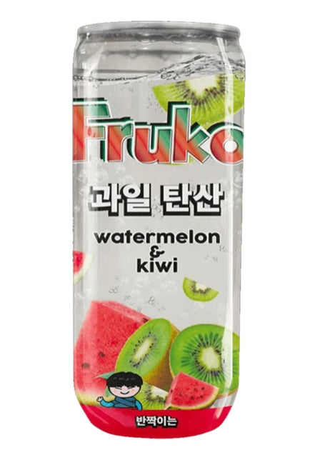 Fruko Frutti Watermelon & Kiwi 330 ml – eine exotische und fruchtige Erfrischung mit dem einzigartigen Geschmack von Wassermelone und Kiwi. Enthält spritzige Fruchtsäfte, Kohlensäure und eine angenehme Süße für ein belebendes Genusserlebnis. Erhältlich bei GEtca GmbH.
