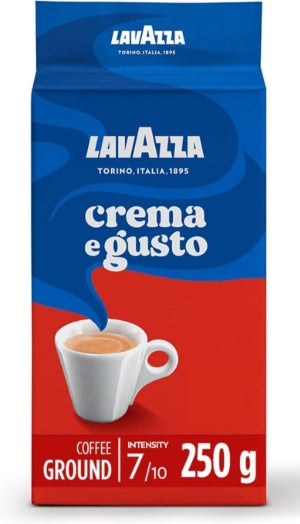 Lavazza Crema E Gusto Ground 250g ist ein gemahlener Kaffee mit einer Mischung aus 30 % Arabica- und 70 % Robusta-Bohnen. Er bietet einen kräftigen und vollmundigen Geschmack mit einer cremigen und schokoladigen Note. Perfekt für alle, die einen intensiven und aromatischen Kaffee genießen möchten! Das Produkt wird von der GEtca GmbH angeboten.