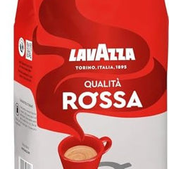 Lavazza Qualità Rossa Beans 1kg sind eine Mischung aus 50 % Arabica- und 50 % Robusta-Bohnen. Sie bieten einen vollmundigen Geschmack mit schokoladigen und karamelligen Noten. Perfekt für kräftigen und aromatischen Kaffee! Das Produkt wird von der GEtca GmbH angeboten.
