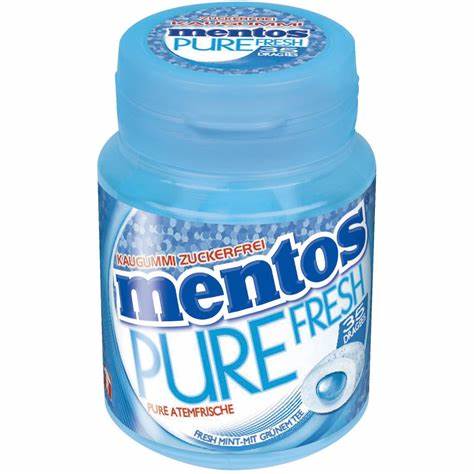 Mentos Pure Fresh Mint Bottle 60g enthält erfrischenden Kaugummi mit einem intensiven Minzgeschmack und einer langanhaltenden Frische – perfekt für einen belebenden Genussmoment. Das Produkt wird von der GEtca GmbH angeboten.