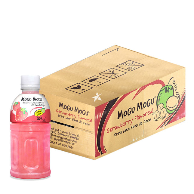 Produktbild von Mogu Mogu Erdbeere mit Nata de Coco, 24 Flaschen à 320 ml. Erfrischungsgetränk mit süßem Erdbeergeschmack und exotischen Kokosgel-Stückchen. Angebot von Getca GmbH.