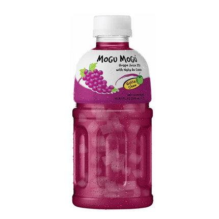 Produktbild von Mogu Mogu Traube mit Nata de Coco, 24 Flaschen à 320 ml. Fruchtiges Erfrischungsgetränk mit aromatischem Traubengeschmack und exotischen Kokosgel-Stückchen. Angebot von Getca GmbH.