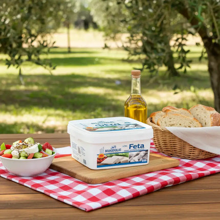 Griechischer Feta Käse 1kg in Lake Boukouvalas