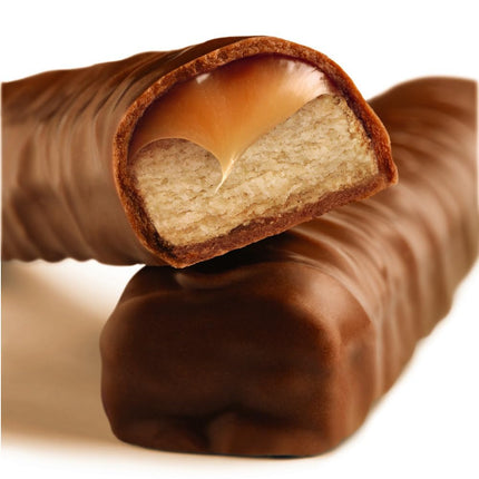 Twix Doppelriegel – knusprige Keksriegel mit cremigem Karamell, umhüllt von zarter Milchschokolade, angeboten von der GEtca GmbH. Perfekt für alle, die die klassische Kombination aus Keks, Karamell und Schokolade lieben.