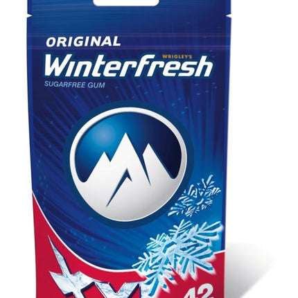 Winterfresh Original 58g ist ein zuckerfreies Kaugummi mit Süßstoff und einem erfrischenden Minz- und Mentholgeschmack. Perfekt für alle, die einen langanhaltenden, kühlen Atem genießen möchten! Das Produkt wird von der GEtca GmbH angeboten.