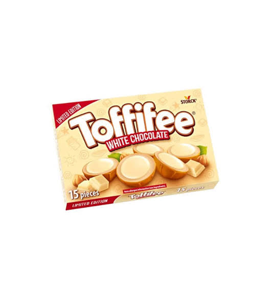 Toffifee White Chocolate (125g) – köstliche Kombination aus Haselnuss, Karamell, Nougatcreme und weißer Schokolade, angeboten von der GEtca GmbH. Perfekt für alle, die den einzigartigen Geschmack von weißer Schokolade lieben.